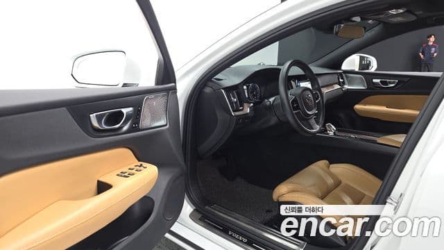 Volvo S60 2021 — Şəkil 10/20