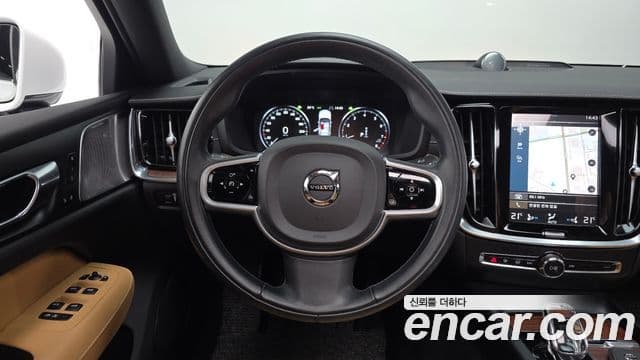 Volvo S60 2021 — Şəkil 13/20