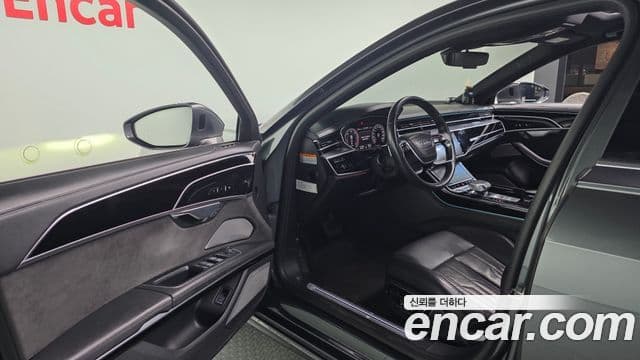 Audi A8 2021 — Photo 3/20