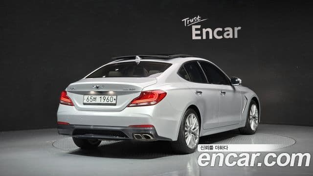 Genesis G70 2018 — ფოტო 15/31