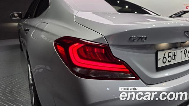 Genesis G70 2018 — ფოტო 4/31