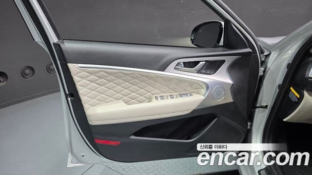 Genesis G70 2018 — ფოტო 5/31