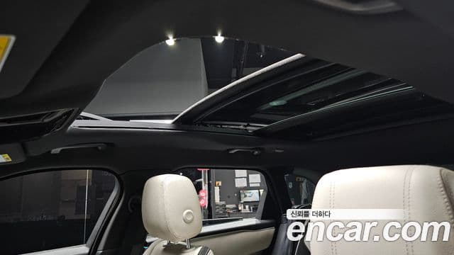 Land Rover Range Rover Velar 2018 — ფოტო 19/20