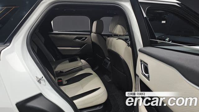Land Rover Range Rover Velar 2018 — ფოტო 6/33