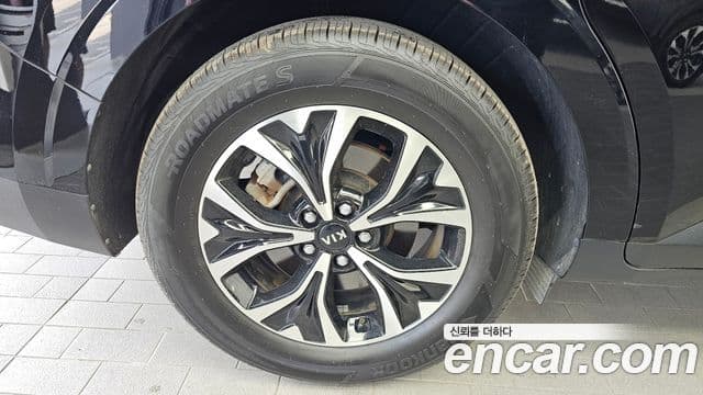 Kia Carnival 2021 — фото 5 из 20