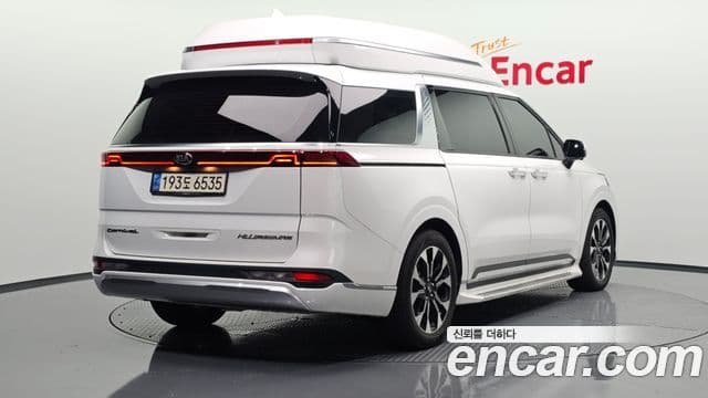 Kia Carnival 2021 — Фото 2/20