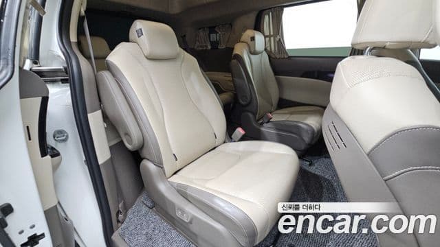 Kia Carnival 2021 — Фото 11/20