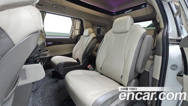 Kia Carnival 2021 — Фото 12/20