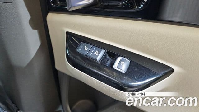 Kia Carnival 2021 — Фото 19/20