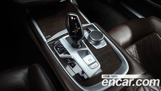 BMW 7 Series 2020 — Фото 9/20
