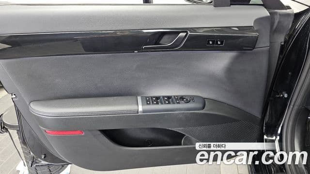 Hyundai Grandeur Hybrid 2023 — Photo 30/34