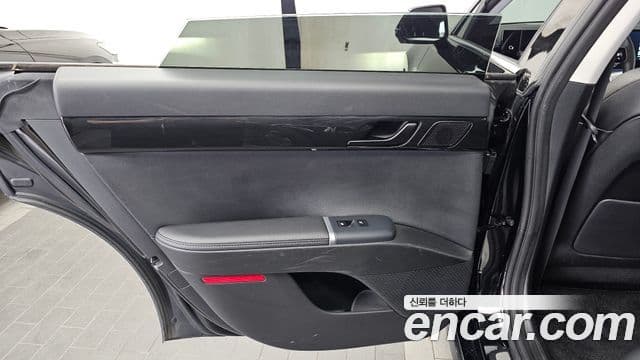 Hyundai Grandeur Hybrid 2023 — Photo 16/34