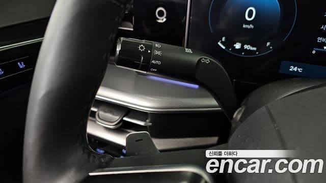 Hyundai Grandeur Hybrid 2023 — Photo 19/34