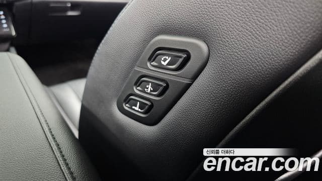Hyundai Grandeur Hybrid 2023 — Photo 17/34