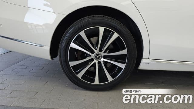 Mercedes-Benz E-Class 2019 — ფოტო 5/20
