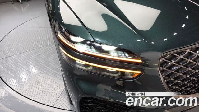 Genesis GV70 2021 — Photo 28/33