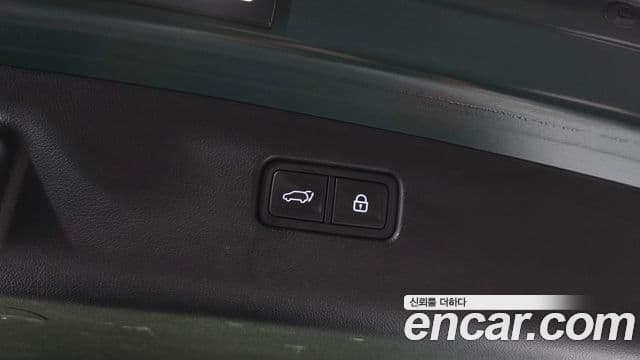 Genesis GV70 2021 — Photo 20/33