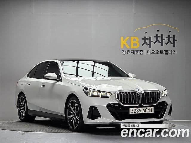 BMW 5 Series 2025 — Фото 4/20