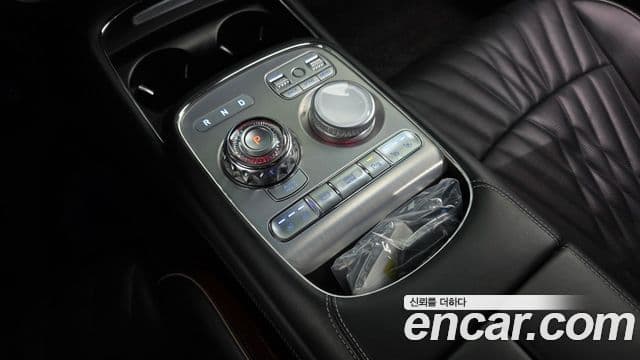 Genesis G90 2022 — Photo 22/36