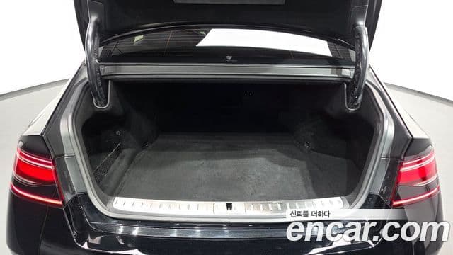 Genesis G90 2022 — Photo 13/36