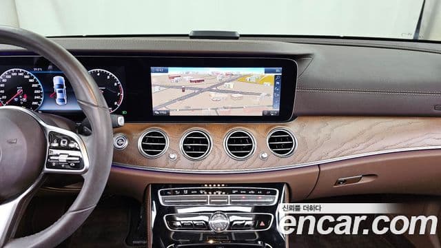 Mercedes-Benz E-Class 2019 — Şəkil 14/20