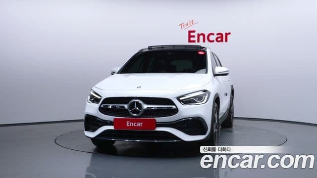 Mercedes-Benz GLA-Class 2020 — Şəkil 2/20