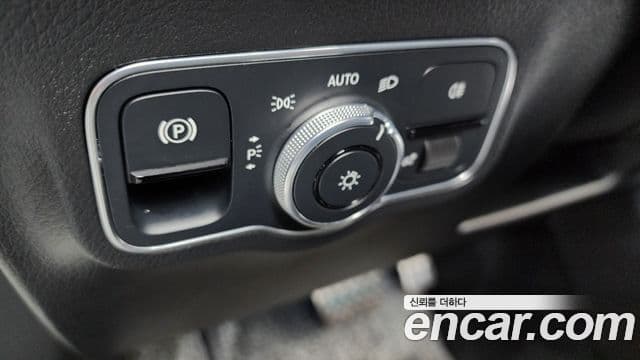 Mercedes-Benz GLA-Class 2020 — Şəkil 15/20