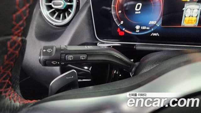 Mercedes-Benz GLA-Class 2020 — Şəkil 16/20