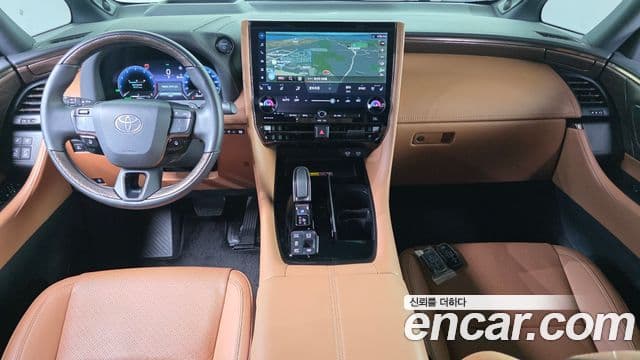 Toyota Alphard 2025 — Photo 32/32