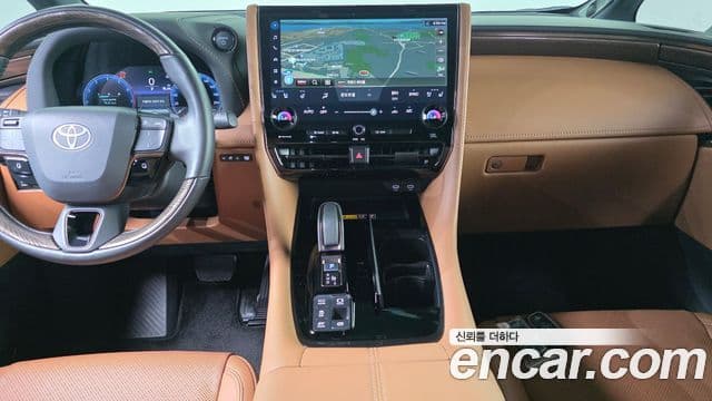 Toyota Alphard 2025 — Photo 29/32