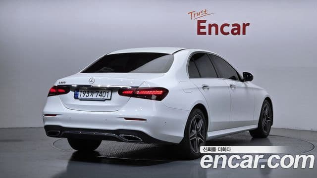 Mercedes-Benz E-Class 2023 — ფოტო 2/20