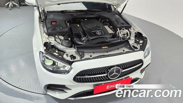 Mercedes-Benz E-Class 2023 — ფოტო 6/20