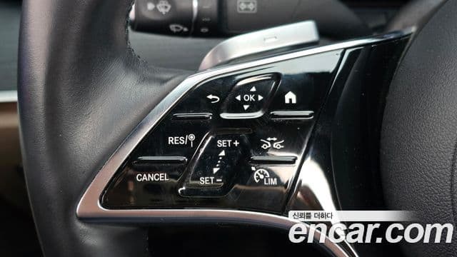 Mercedes-Benz E-Class 2023 — ფოტო 15/20