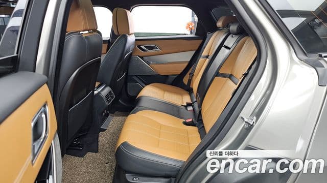Land Rover Range Rover Velar 2018 — Photo 26/34