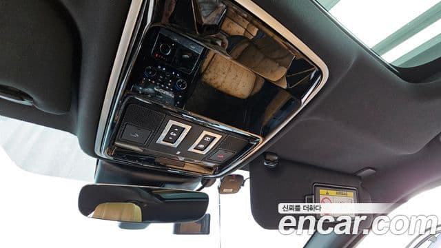 Land Rover Range Rover Velar 2018 — Photo 1/34
