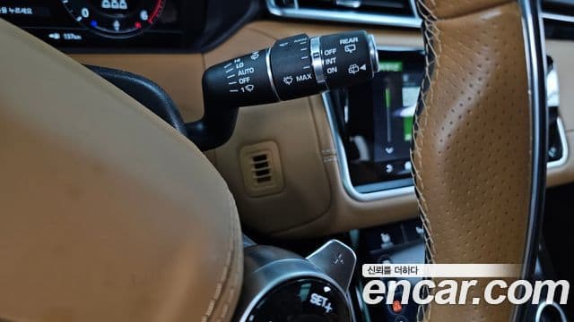 Land Rover Range Rover Velar 2018 — Photo 3/34