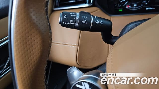 Land Rover Range Rover Velar 2018 — Photo 14/34