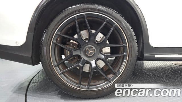Mercedes-Benz GLC-Class 2018 — Photo 20/32