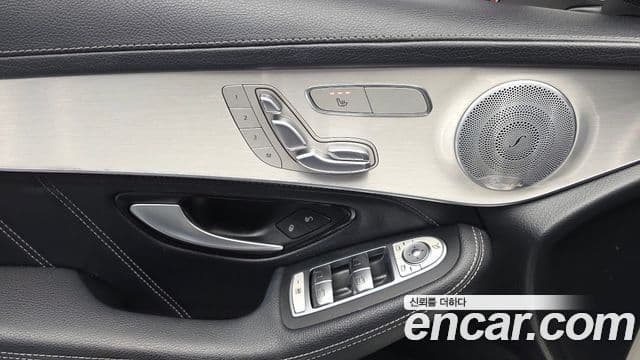 Mercedes-Benz GLC-Class 2018 — Photo 3/32