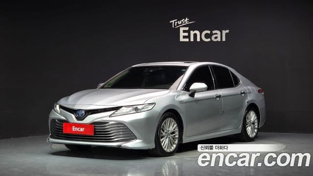 Toyota Camry 2018 — Photo 4/20