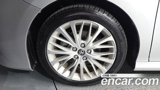 Toyota Camry 2018 — Photo 13/20
