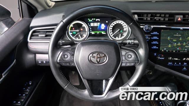Toyota Camry 2018 — Photo 15/20
