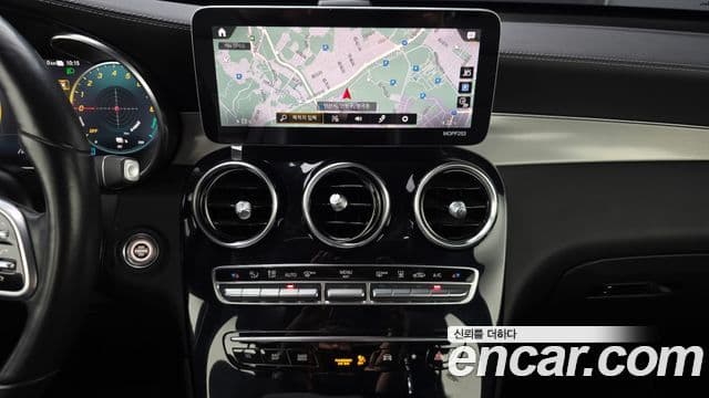 Mercedes-Benz GLC-Class 2021 — ფოტო 17/20