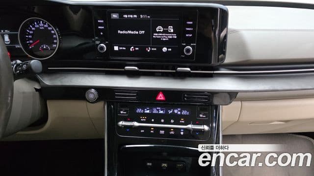 Kia Carnival 2022 — Şəkil 16/20