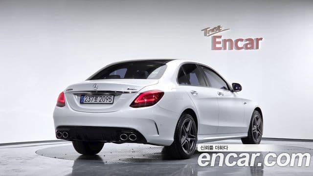 Mercedes-Benz C-Class 2019 — ფოტო 2/20