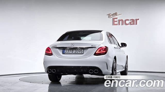 Mercedes-Benz C-Class 2019 — ფოტო 4/20