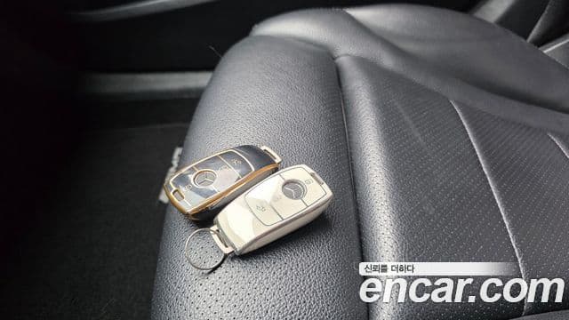 Mercedes-Benz C-Class 2019 — ფოტო 20/20