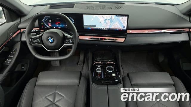 BMW 5 Series 2025 — ფოტო 6/20