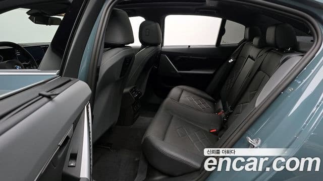 BMW 5 Series 2025 — ფოტო 11/20