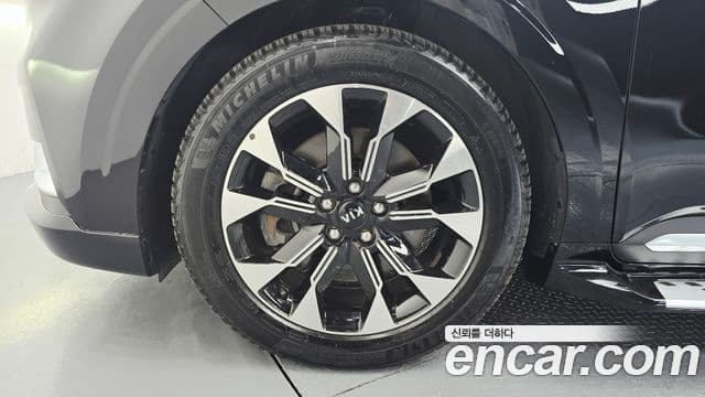 Kia Carnival 2021 — фото 5 из 20